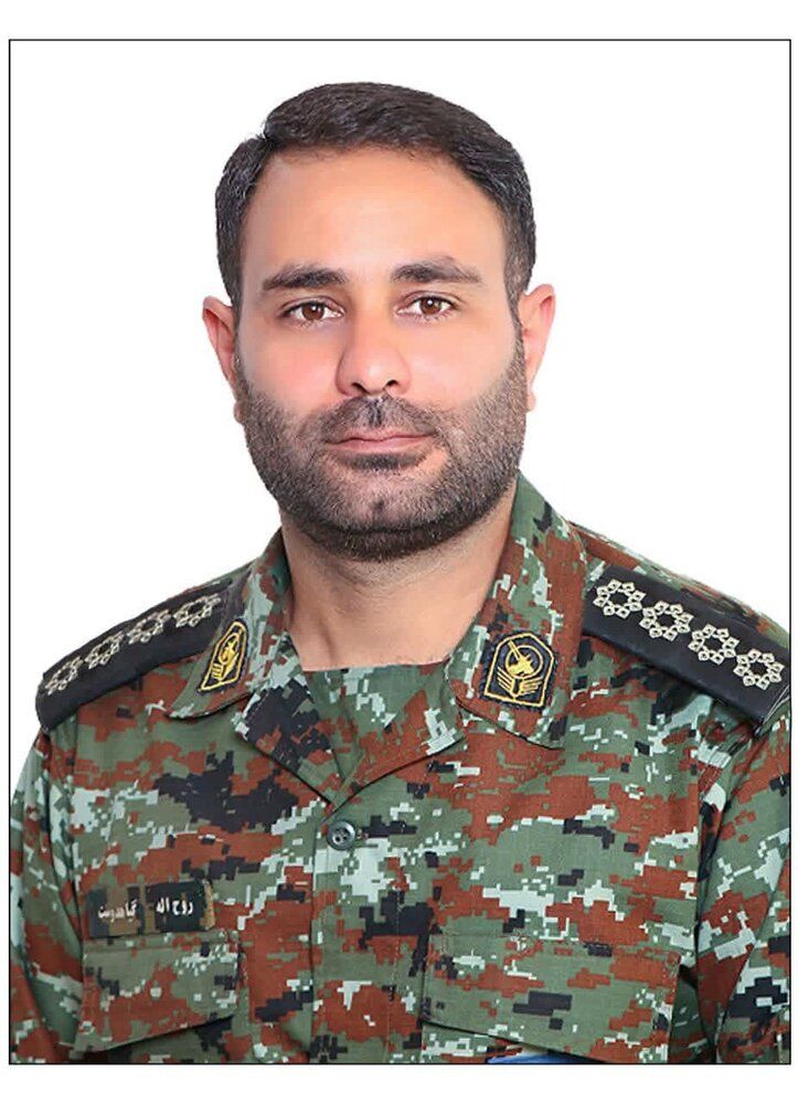 نجوای همسر شهید جنگ 12روزه شهرستان سروان شهید روح الله گیاهدوست آرانی با شهید عزیزش در یکمین سالگرد شهادتش